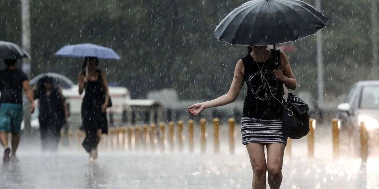 İstanbul'da bunaltan sıcaklar yerini serin havaya ne zaman bırakacak? Meteoroloji uzmanı tarih verdi: Bu üç güne dikkat