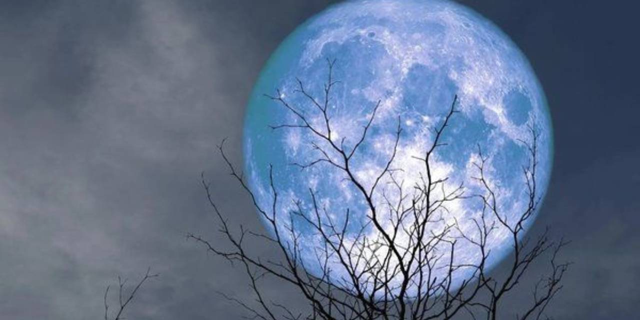 Mavi Ay Etkisi Görülmeye Başladı: Bu İki Burç İçin Her Şey Yeniden Başlıyor... Diğer Burçlar İçin Tablo Vahim...