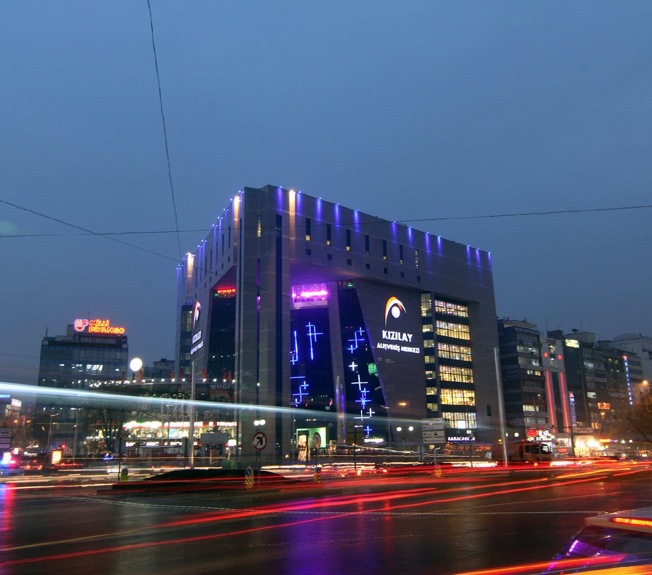 Şirket iflas etti, gözde AVM boşaltılıyor