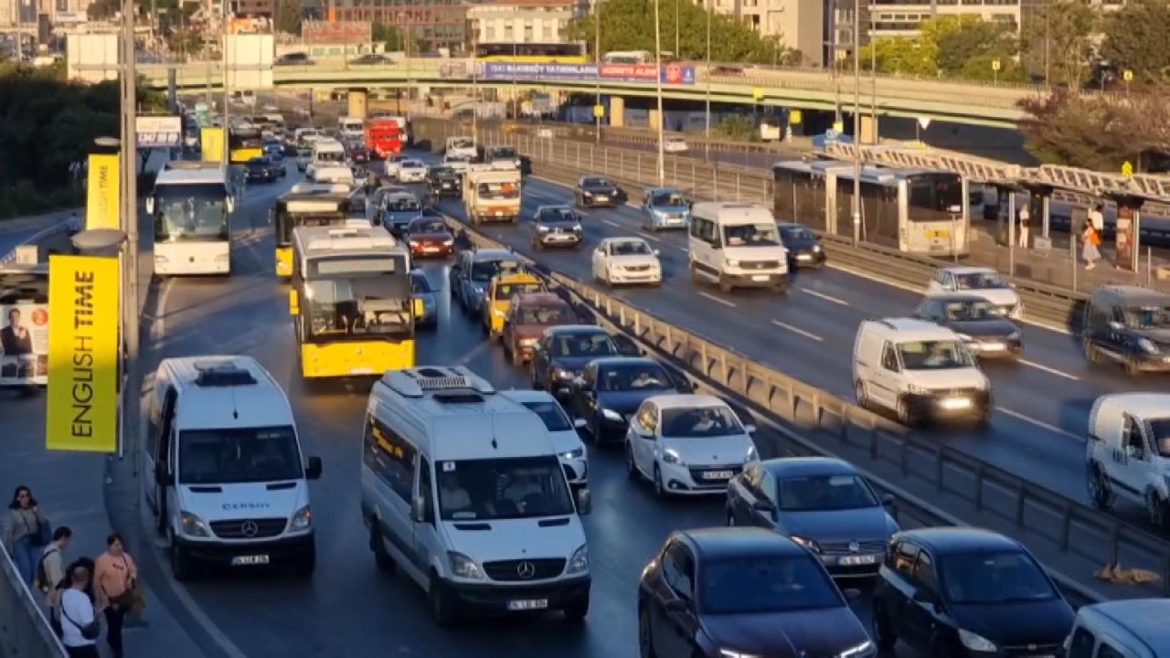 Uyum Haftası Başladı, İstanbul'da Trafik Yoğun