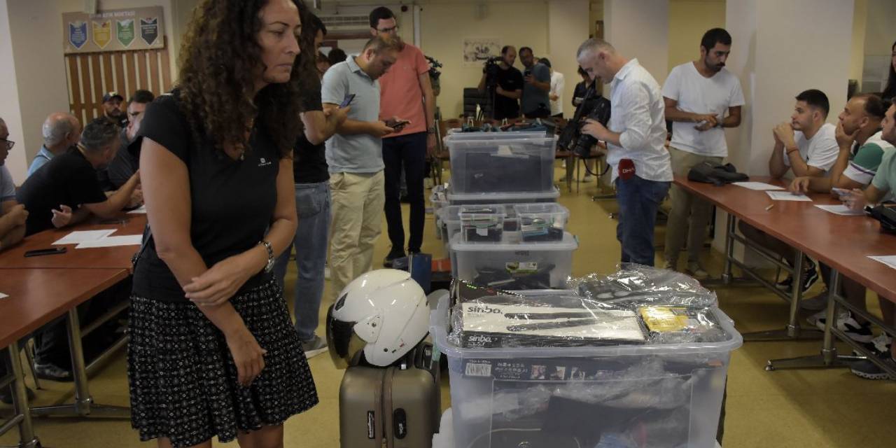 İETT'de Unutulan Eşyalar Açık Arttırma İle Satıldı