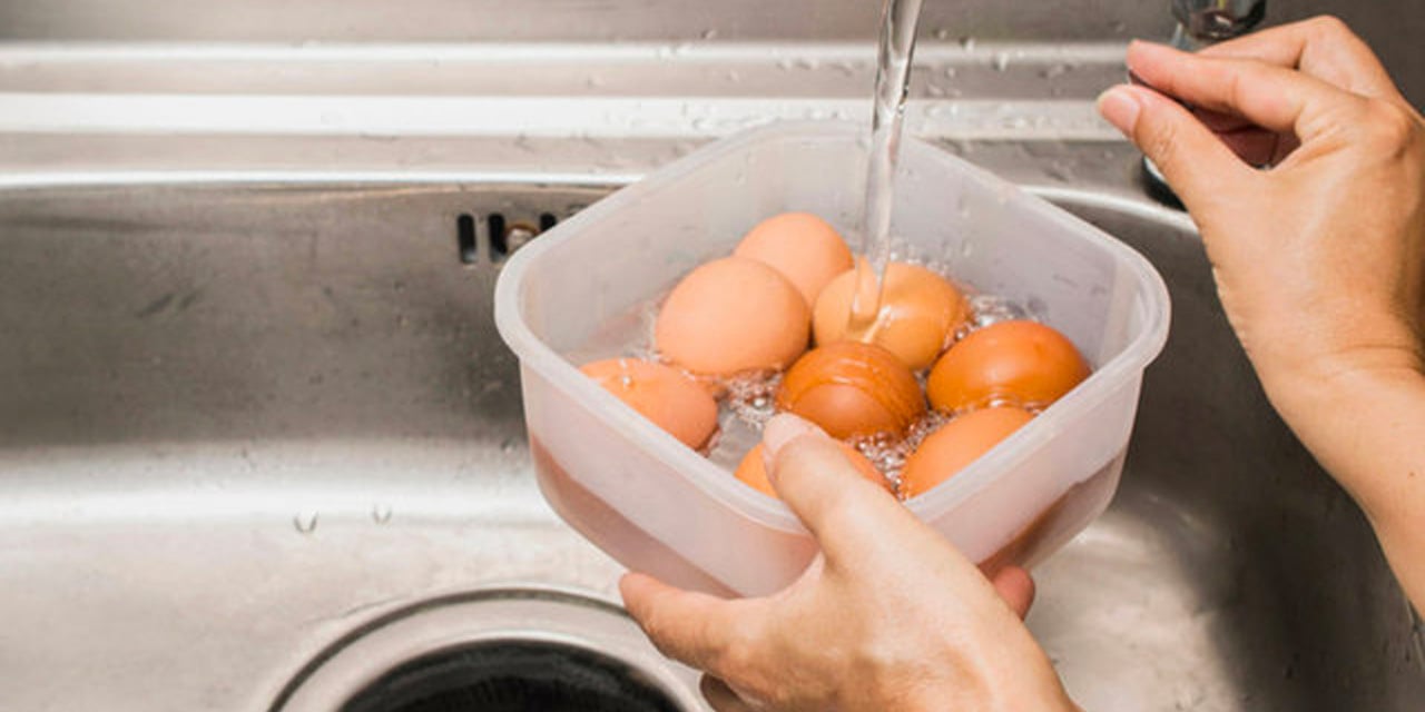 Yumurtaları yıkamak gerçekten zararlı mı? Kafa karışıklığına son veriyoruz!