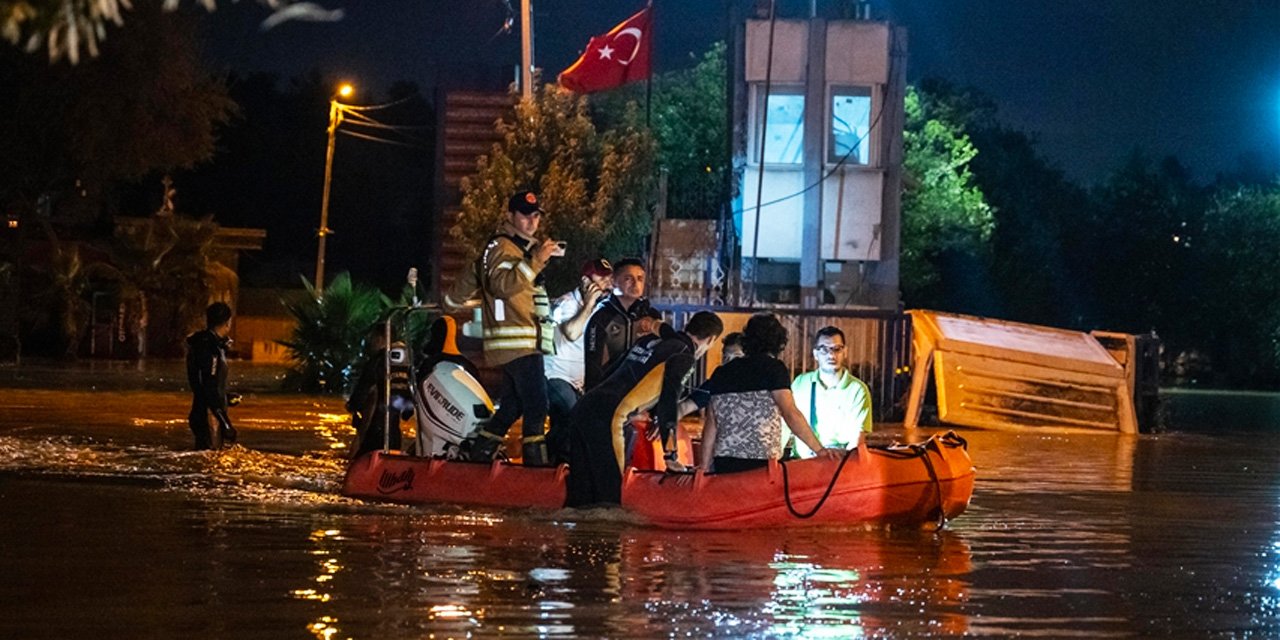 Felaket Göz Göre Göre Gelmiş...  Plansız Kentleşme, İmar Afları, Mega Projeler...