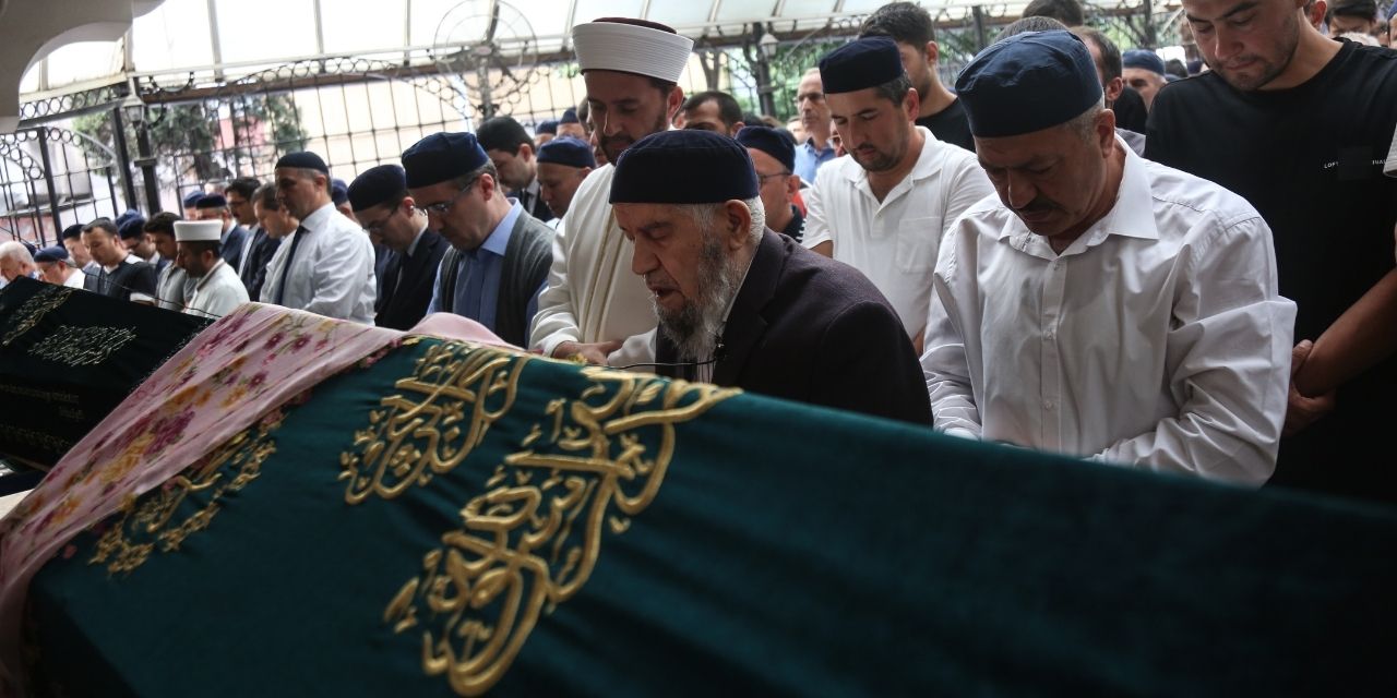 Selde Hayatını Kaybeden Doktor Ve Eşi Son Yolculuğuna Uğurlandı