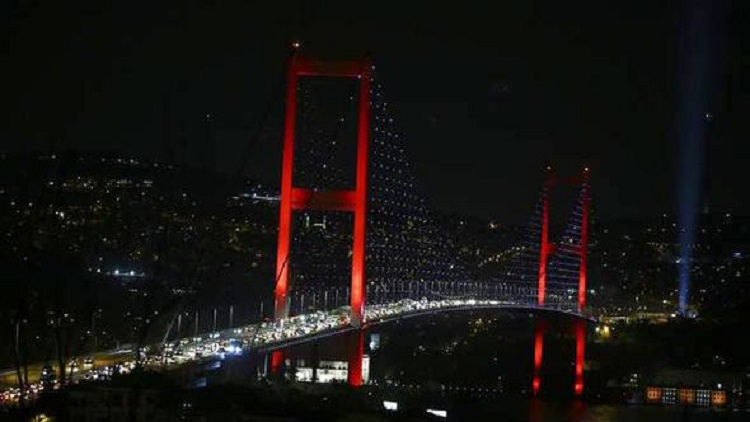 15 Temmuz Şehitler Köprüsü 12:00'dan itibaren trafiğe kapatılacak
