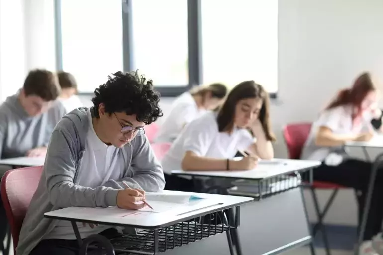 Lisede sınıfta kalma var mı, sınıf tekrarı geri mi geldi?