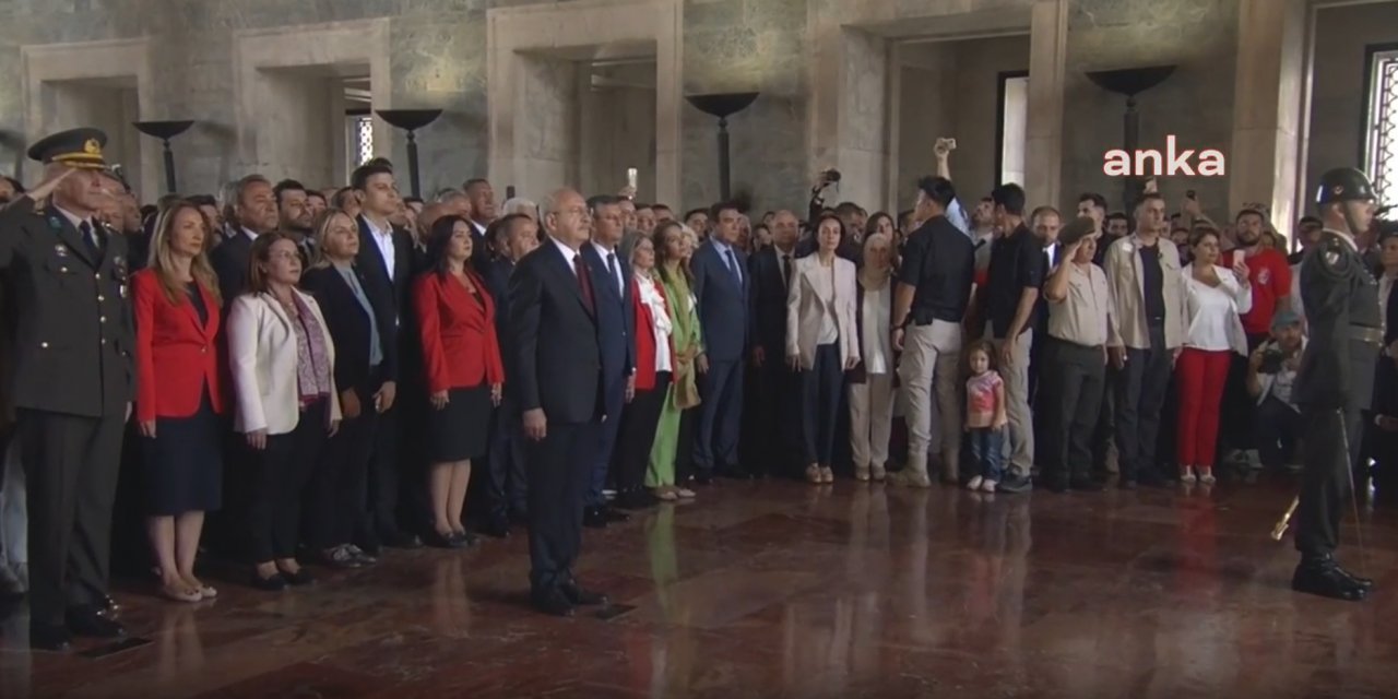 CHP'den Anıtkabir Ziyareti