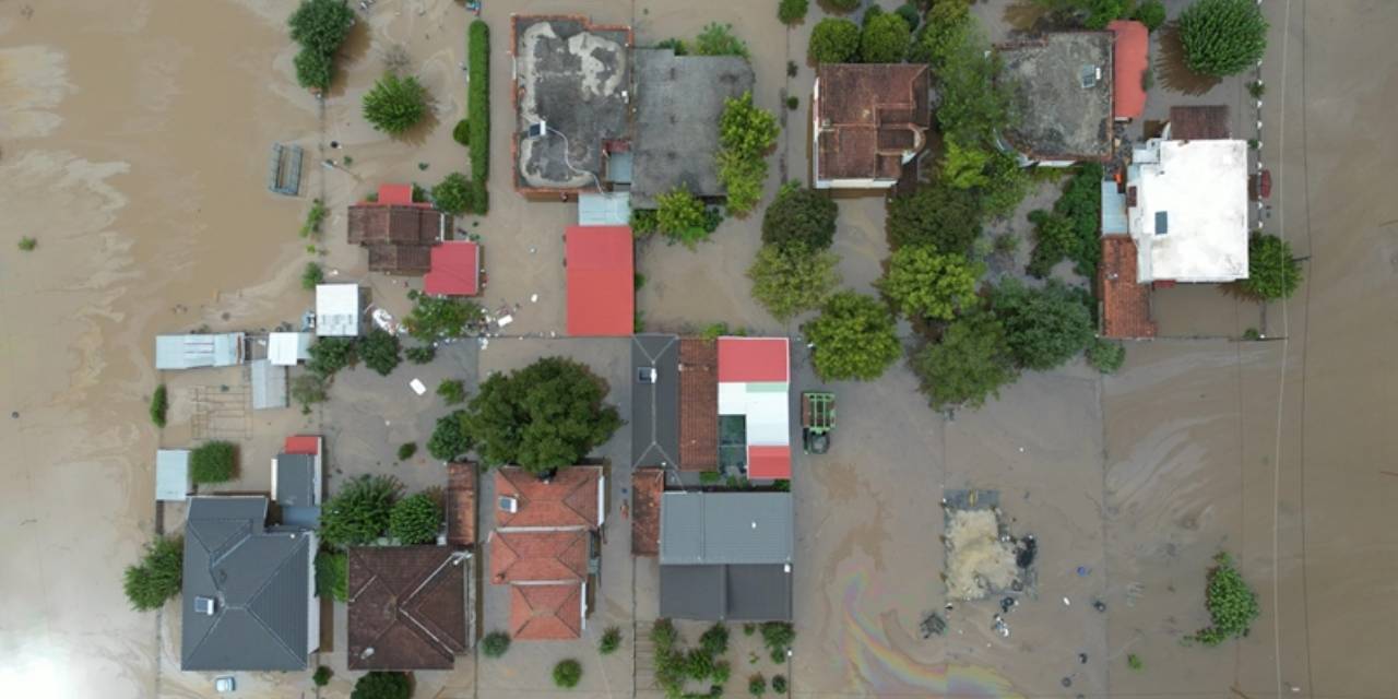 Yunanistan'da sel felaketi: Ölü sayısı 12'ye yükseldi