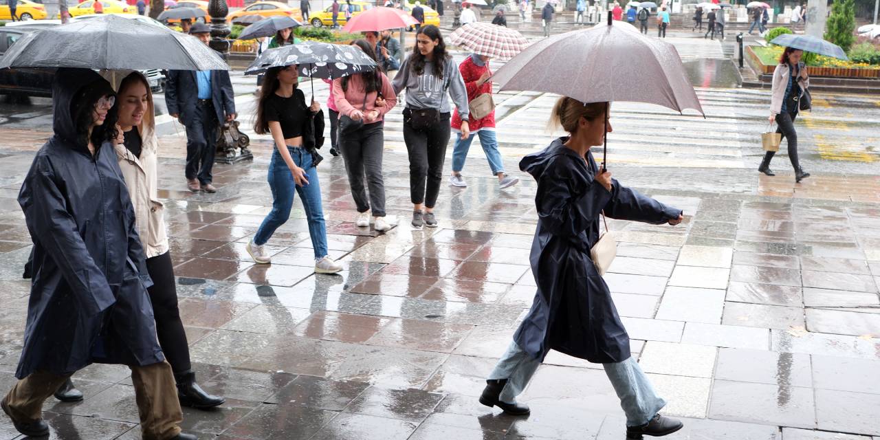 Meteoroloji il il uyardı: Kuvvetli yağış bekleniyor... İstanbul'da yağış nerelerde etkiili olacak? İşte yanıtı...