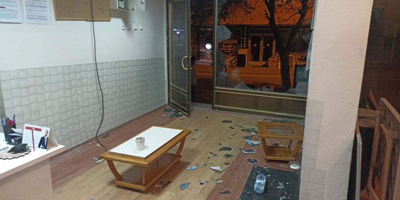 CHP Temsilciliğine Saldıran Kişi Serbest