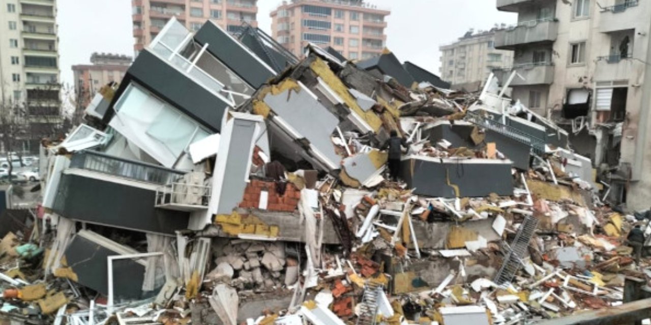 Ünlü İşletmenin Sahipleri Felakete Sebep Olup Kaçtı... Bilirkişi Raporu Çıktı: Pastane İçin Kolonları Kesmişler!