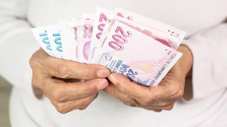 Emeklilerin talepleri net: 'Cumhuriyet İkramiyesi' en az 10 bin lira olmalı