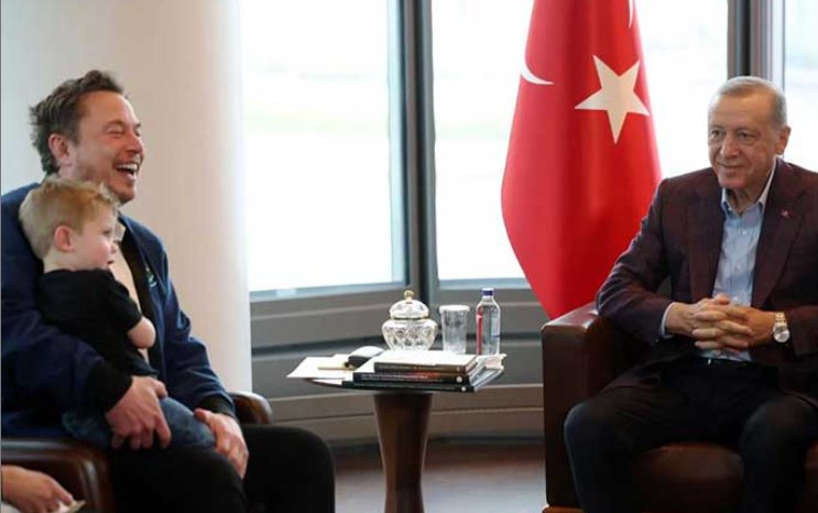 Erdoğan Görüşmesinde Kucağında Çocukla Geldi
