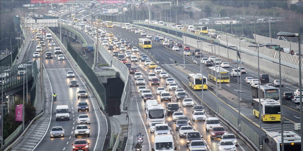 İstanbul'da Haftanın İlk Gününde Trafik Kilit!
