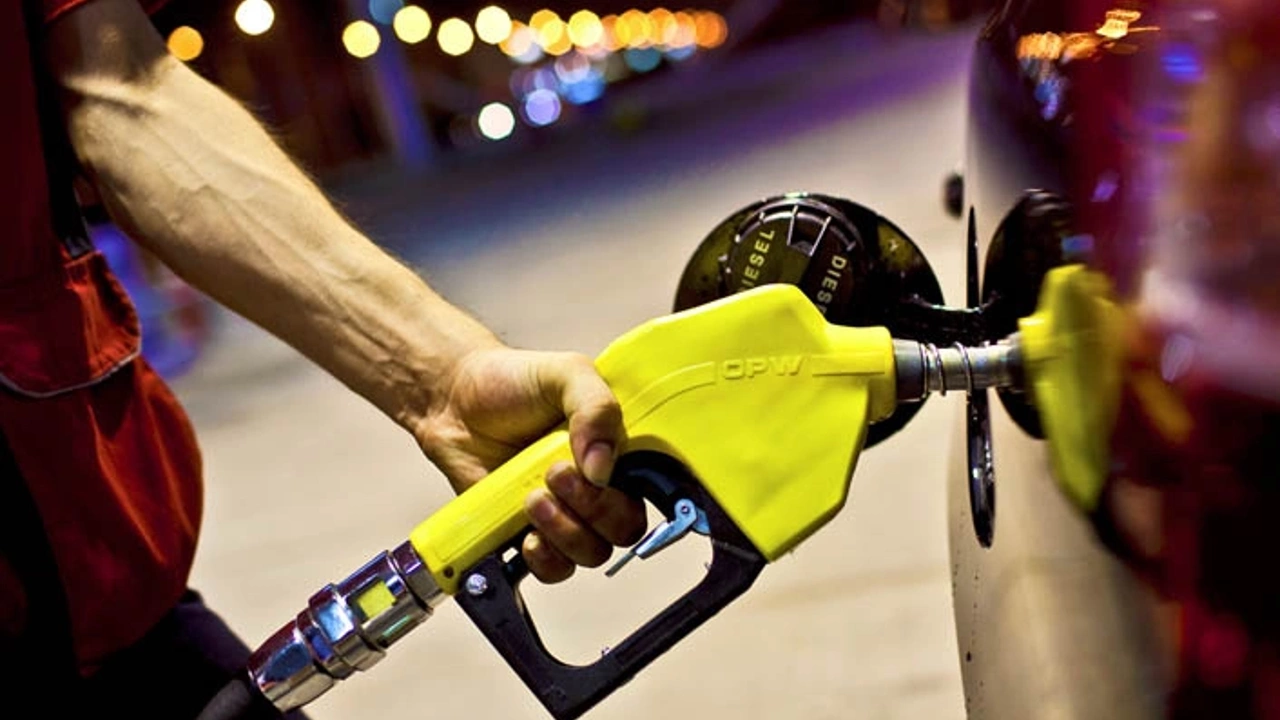 Benzin ve Motorin Fiyatlarını Zıplatacak Yeni Vergi Geliyor