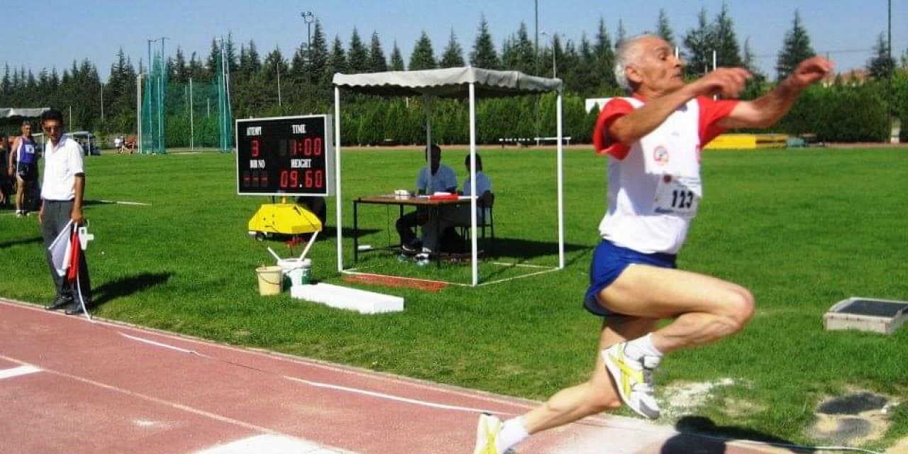84 Yaşında Atletizm Rekorları Kırıyor