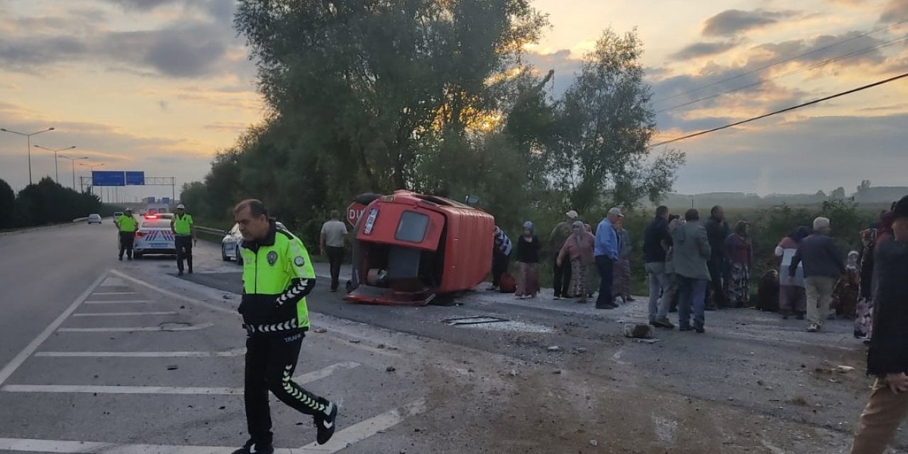 Minibüsün Lastiği Patladı: 15 Yaralı