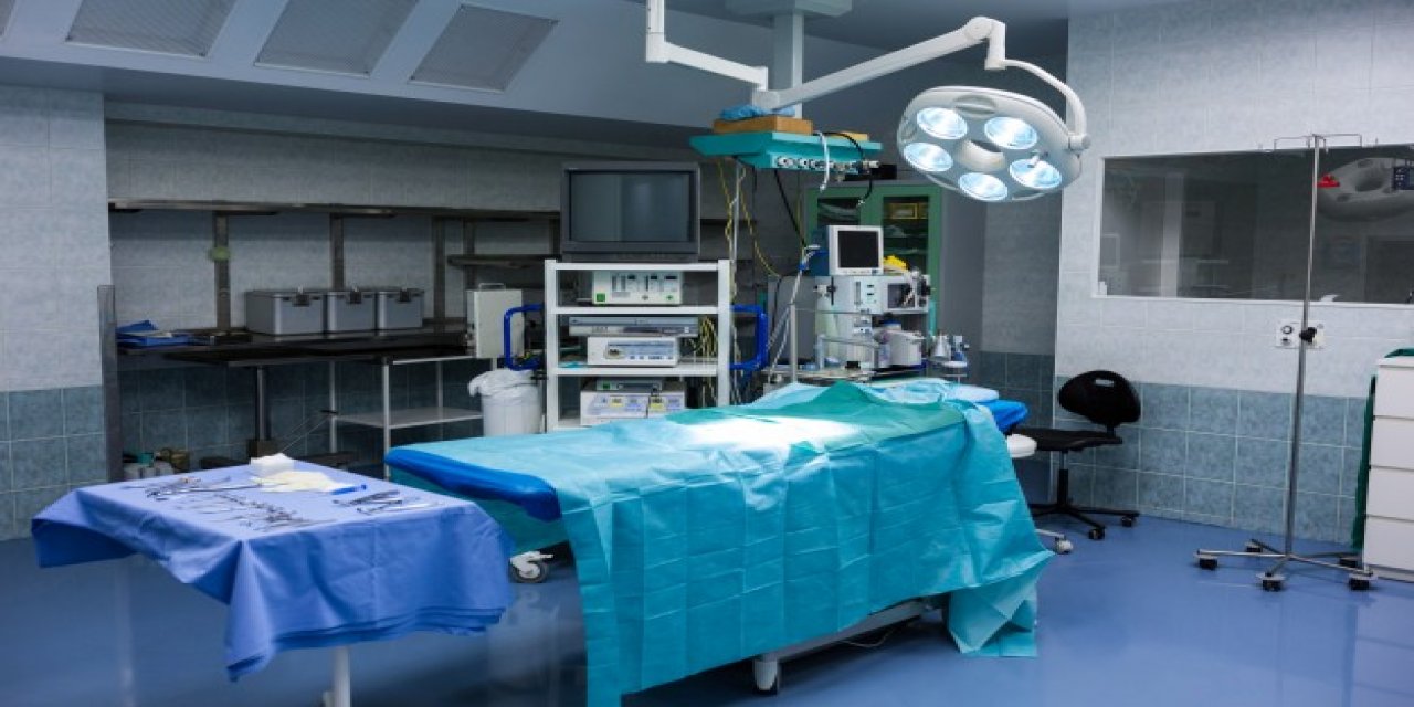 Anestezi Doktoru, Narkoz Etkisinden Faydalanıp Ameliyat Masasındaki Hastayı Taciz Etti