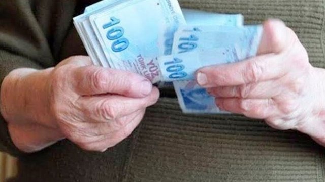 DİSK'ten açıklama: En düşük emekli aylığı en az asgari ücret seviyesine yükseltilmeli