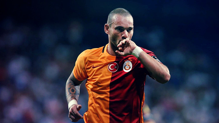 Galatasaray, yıldız futbolcusu Wesley Sneijder'ın sözleşmesini anlaşarak fesh etti