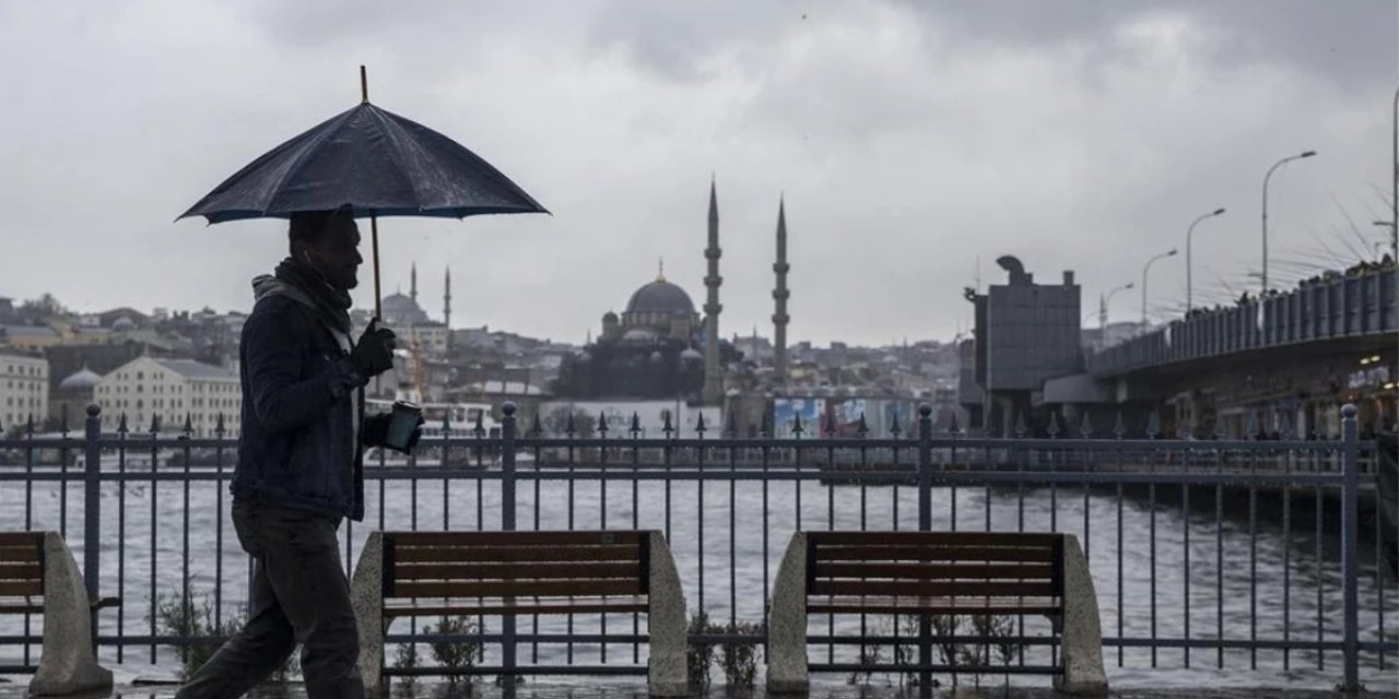 İstanbul'da Sağanak Etkili Oluyor! AKOM Uyardı... Caddeler Göle Döndü, Evleri Su Bastı, Dereler Taştı!