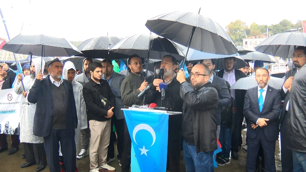 Uygur Türkleri, Tarabya'da Çin'i protesto etti