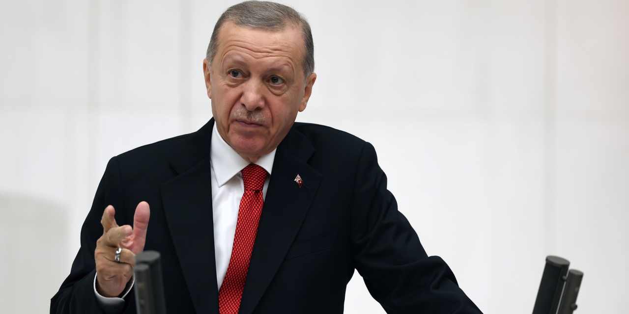 Erdoğan, Ali Yerlikaya'ya Sahip Çıktı: 'İçişleri Bakanı Görevini Yaptı'