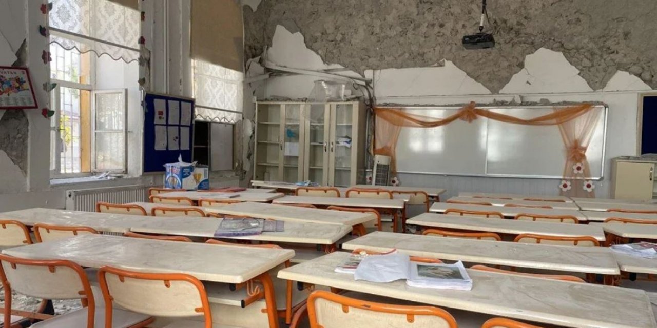 Depremzededen Bağış İstediler: 'Öğrencini Güzel Sınıfa Vereceğiz'