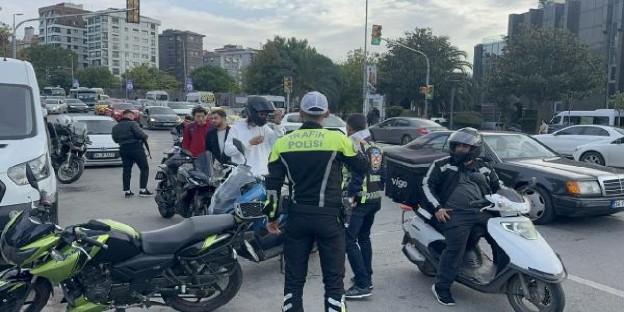 Kadıköy'de Motosiklet Sürücülerine Ceza Yağdı!