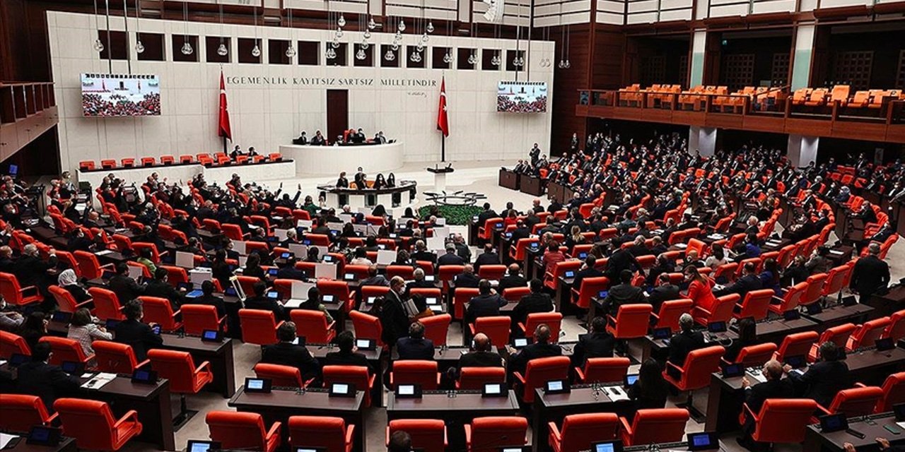 AKP ve MHP Emekli Zammına Karşı El Ele Verdi!