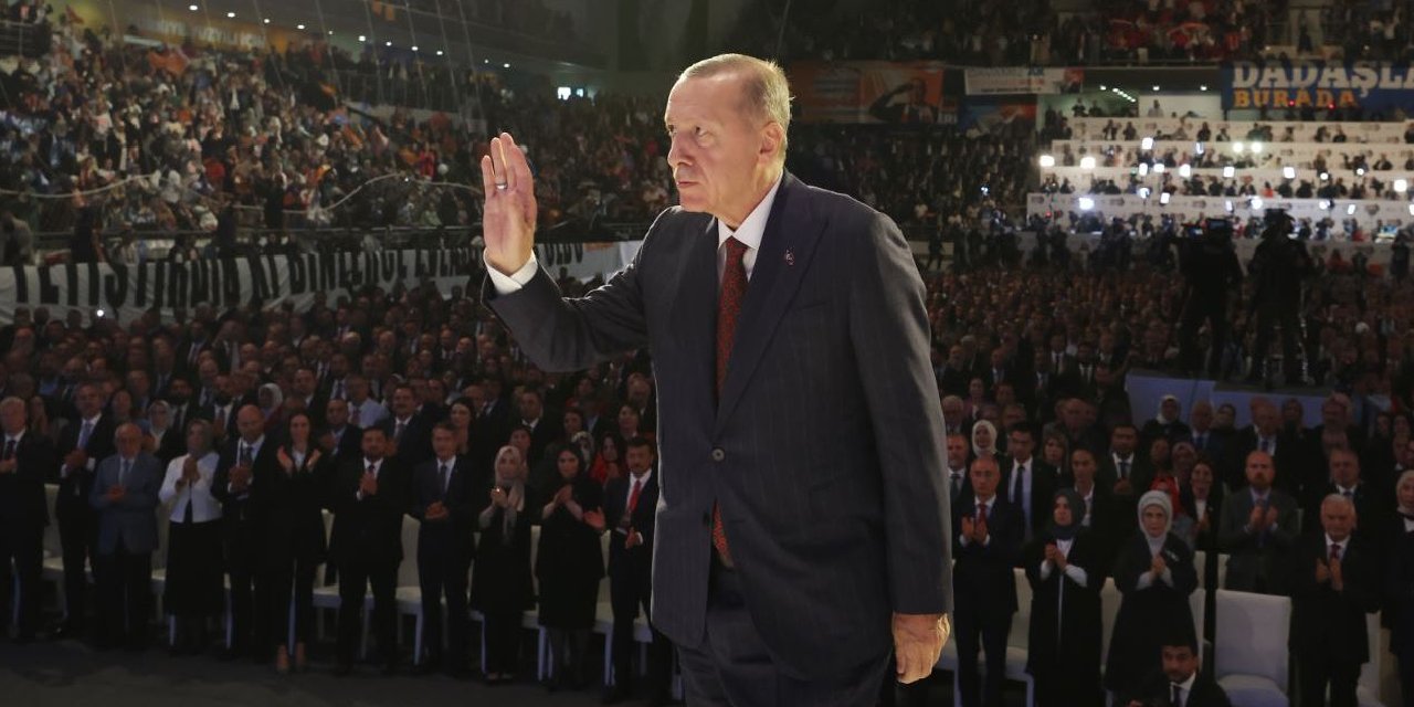 Tek Aday Erdoğan Yeniden AKP Genel Başkanı Seçildi