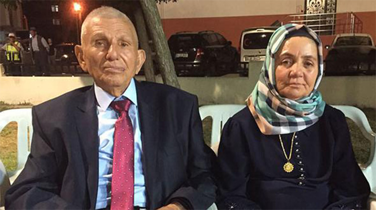 Tekirdağ'da yaşayan 89 yaşındaki Hasan dede, kızı ve torununa kızıp evlendi