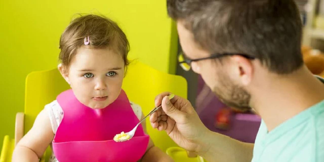 Psikologlar, çocukların neden yemek yemeye zorlanmaması gerektiğini açıklıyor