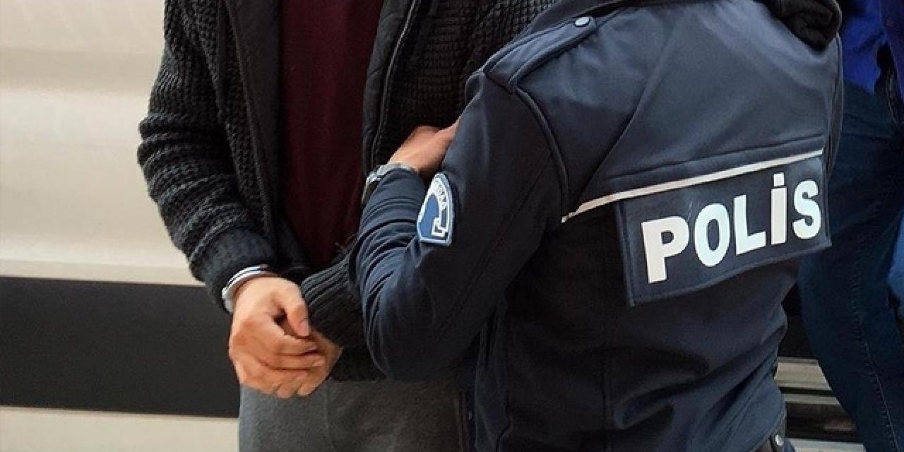 Aykırı Ve Ajans Muhbir'in Editörleri Tutuklandı