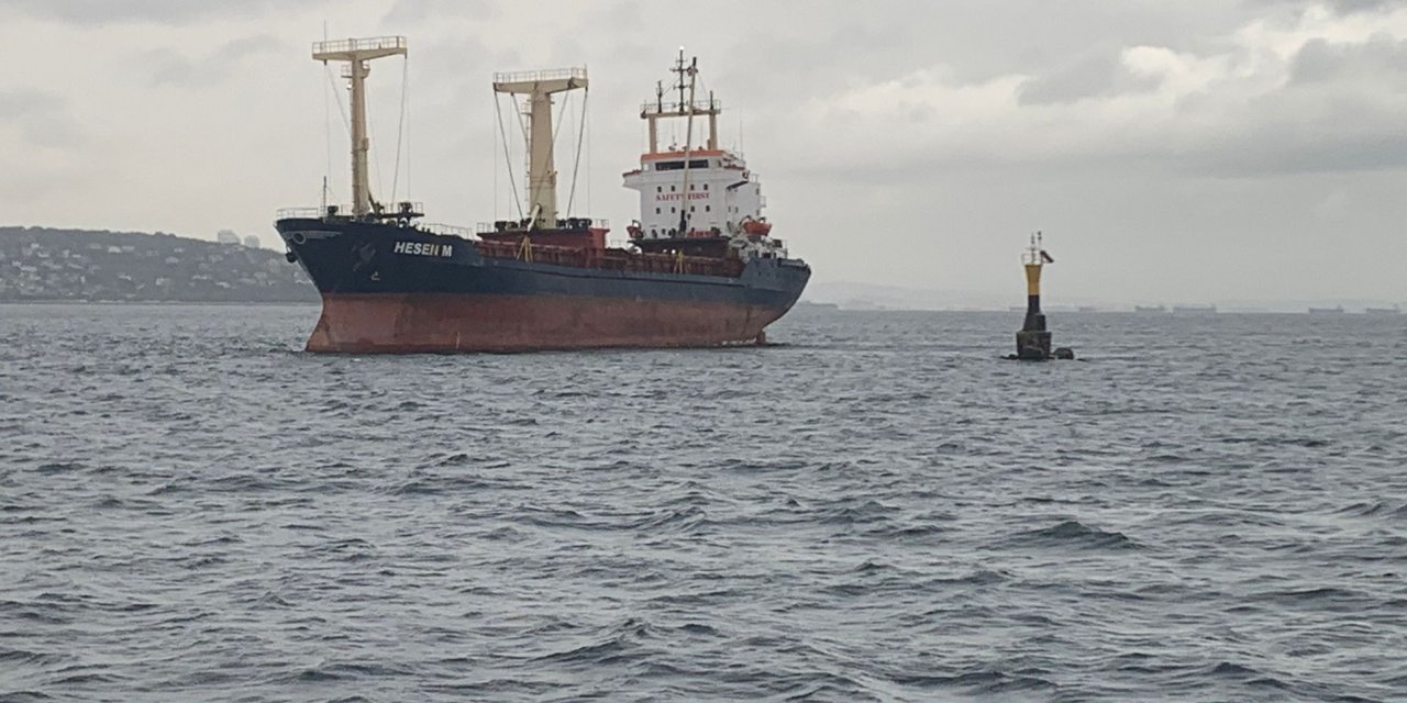 İstanbul'da Gemi Karaya Oturdu