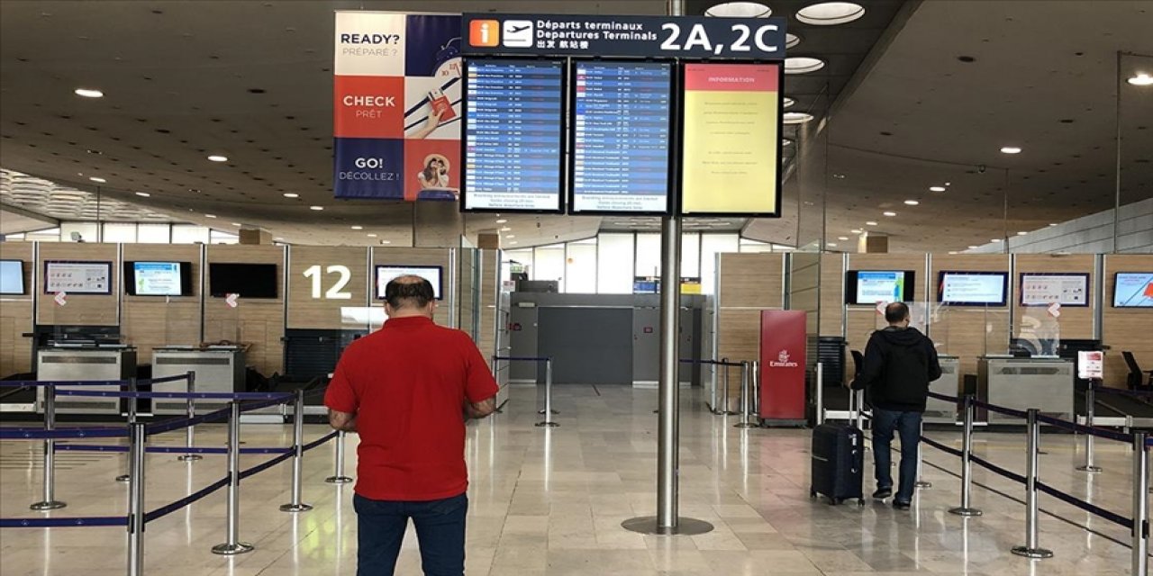 Fransa'da Bomba Alarmı! Havalimanları Boşaltıldı