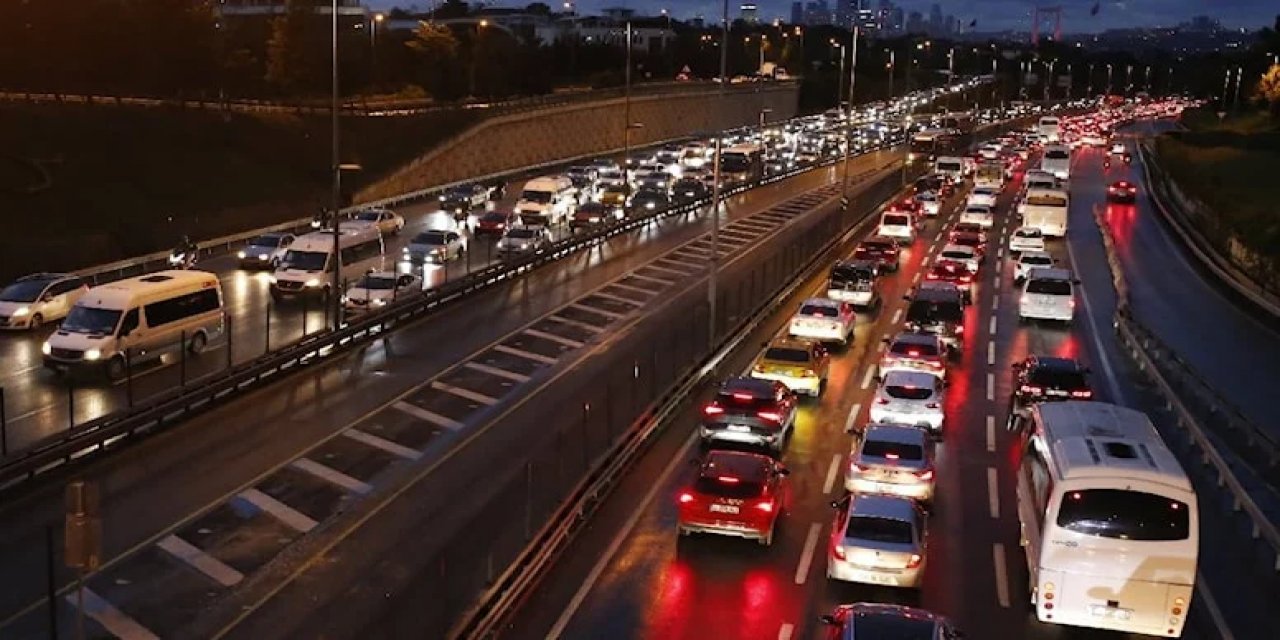 İstanbullular Dikkat! Trafik Durma Noktasına Geldi