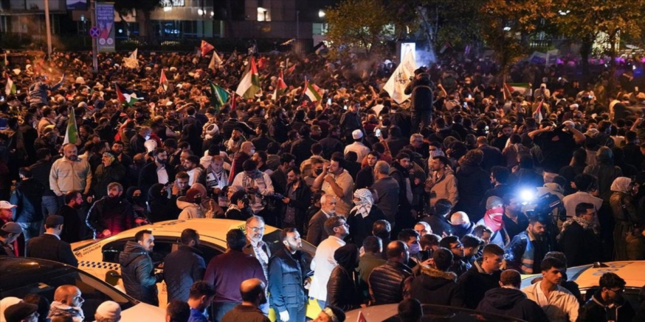 İstanbul'daki Filistin Protestosunda 'Hilafet' Sloganları