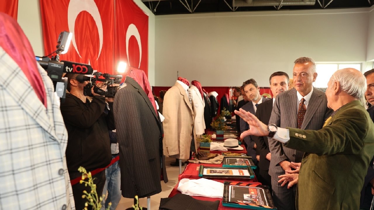 Cumhuriyetin 100'üncü yılında Atatürk'ün kıyafetleri Ataşehir'de sergileniyor
