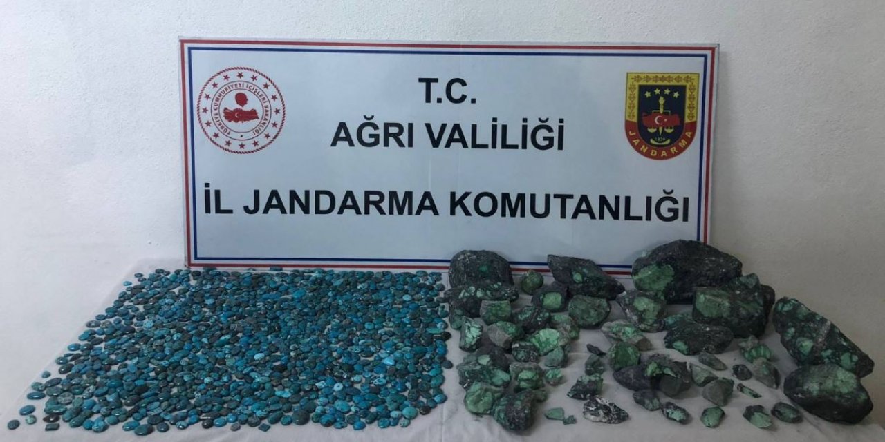 Ağrı'da Ele Geçirildi! Bu Taşın Değeri Tam 1 Milyon 137 Bin Lira, Şifalı Olduğuna İnanılıyor