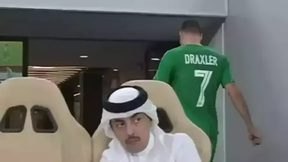 Tüm dünya bu hareketi konuşuyor. Julian Draxler pası attı ve bir anda sahayı terk etti! İşte nedeni