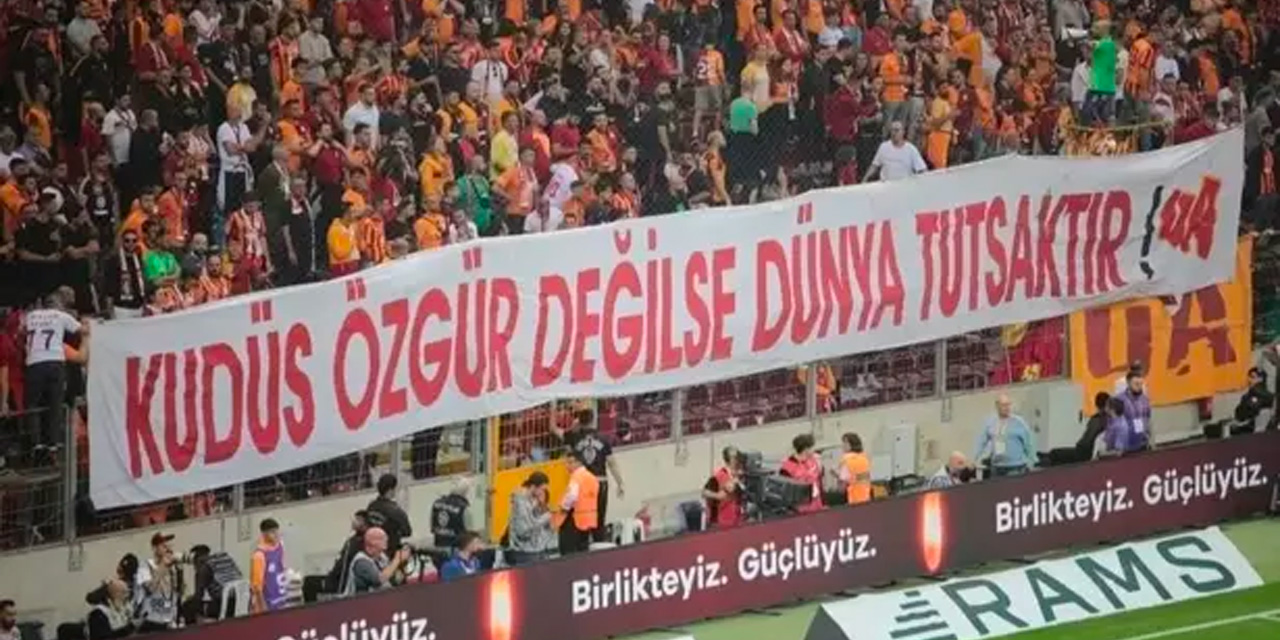 Galatasaray Taraftarının 'Kudüs Pankartları' Maça Damga Vurdu!