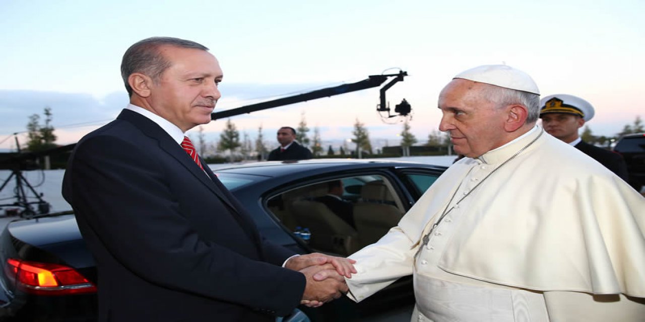 Erdoğan İle Papa Fransuva Görüştü