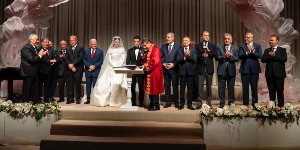 Ahmet Çalık'ın Oğlunun Düğününe AKP'liler Akın Etti
