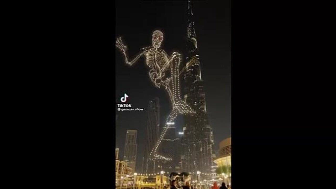 Dubai'deki Cadılar Bayramı gösterisi gündem oldu