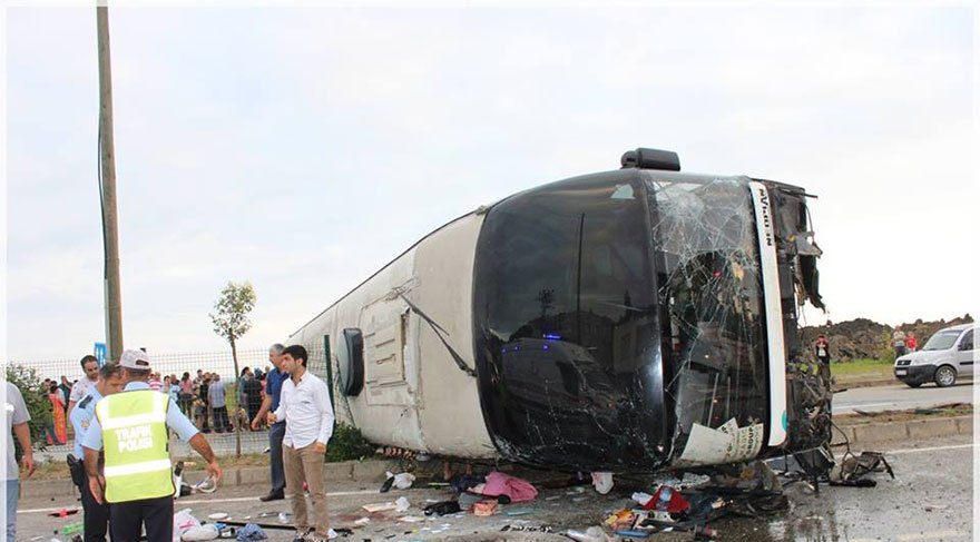 Giresun'da çocuk dolu otobüs devrildi: 38 yaralı