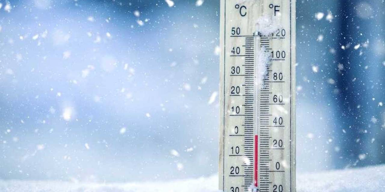Kars, Ardahan ve Erzurum'da Soğuk Bastırdı, Araçlar Buz Tuttu