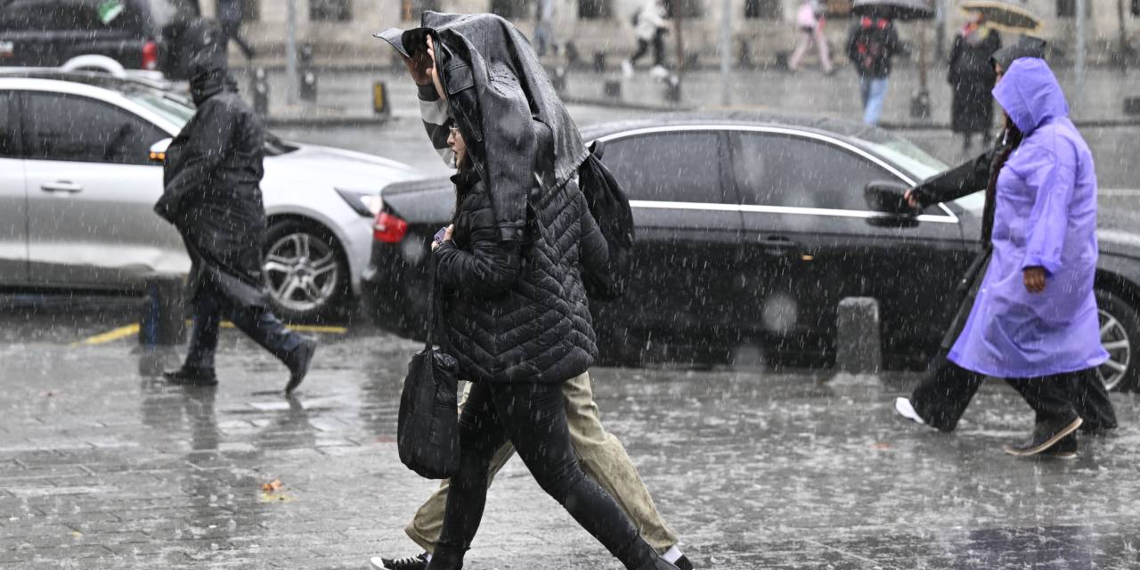 İstanbul İçin Yağış Uyarısı: Saat Verildi