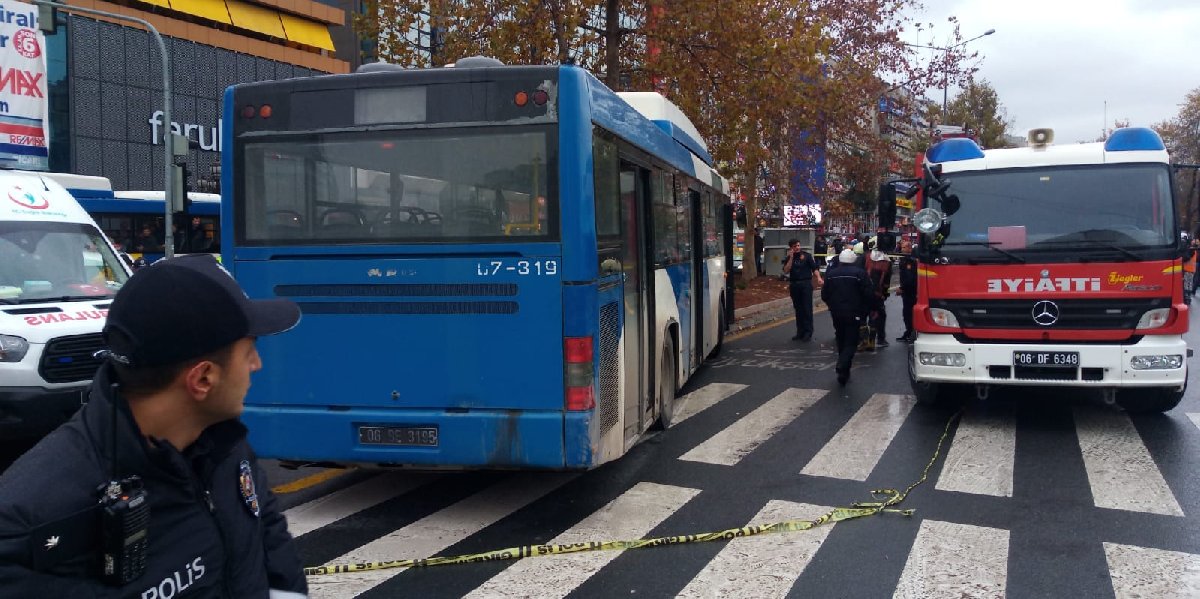 Ankara’da belediye otobüsü yayalara çarptı