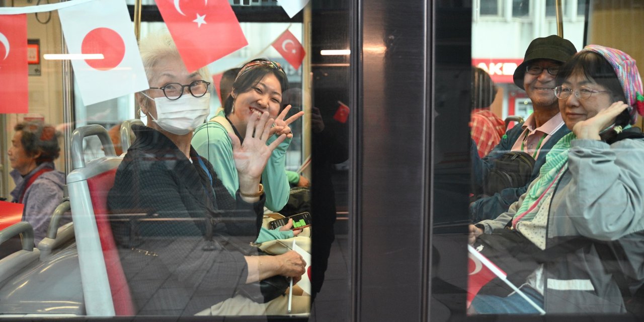 Dünyada Bir İlk: İstanbul'da Turistik Tramvay Hizmette